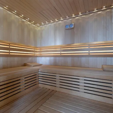 Modern Christian With Pool, Sauna, And Jacuzzi, 10 Min Walk From The Malinska