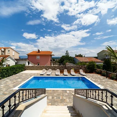 Vila Modern Christian With Pool, Sauna, And Jacuzzi, 10 Min Walk From The *