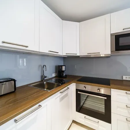 Villa Modern Christian With Pool, Sauna, And Jacuzzi, 10 Min Walk From The