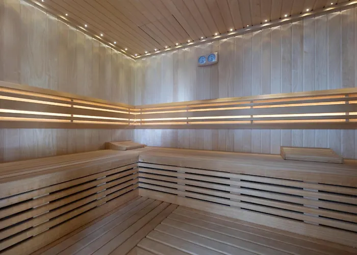 Modern Christian With Pool, Sauna, And Jacuzzi, 10 Min Walk From The Malinska