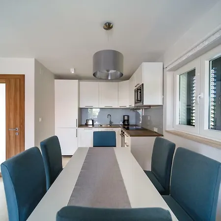 Modern Christian With Pool, Sauna, And Jacuzzi, 10 Min Walk From The