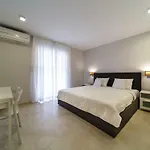 Modern Christian With Pool, Sauna, And Jacuzzi, 10 Min Walk From The ヴィラ