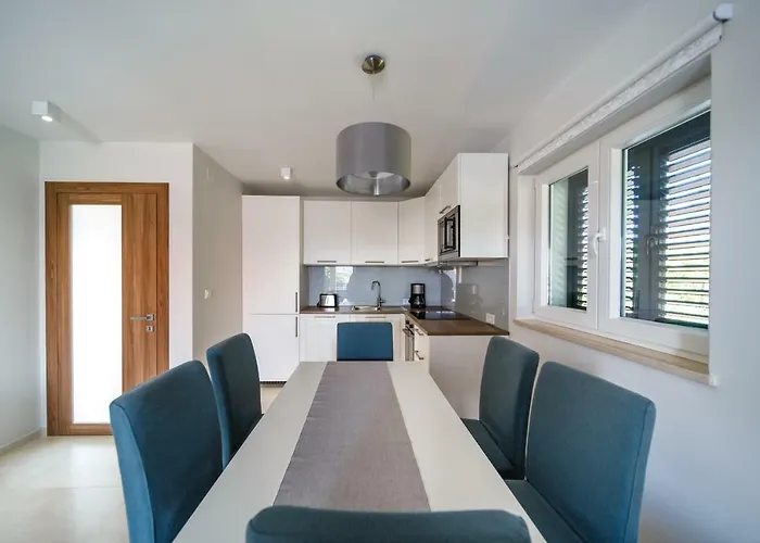 Modern Christian With Pool, Sauna, And Jacuzzi, 10 Min Walk From The